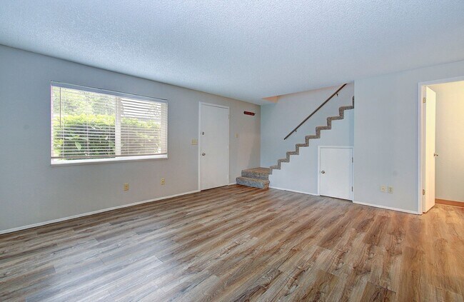 Building Photo - Heigh 710-712