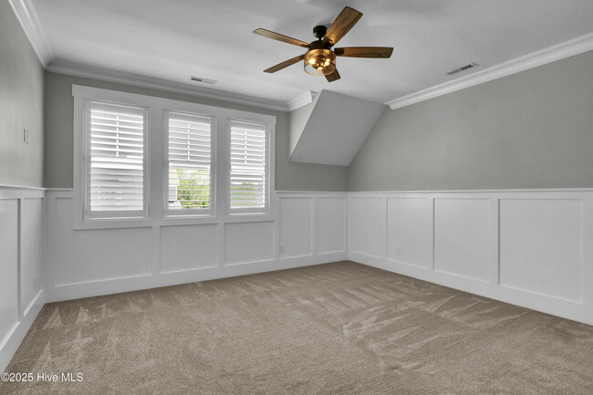 Building Photo - 856 Bedminister Ln
