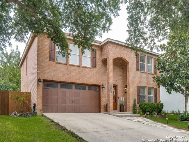 Building Photo - BEAUTIFULLY RENOVATED 4-BEDROOM HOME IN HUNTINGTON PLACE