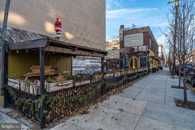 Building Photo - 1241 S 18th St
