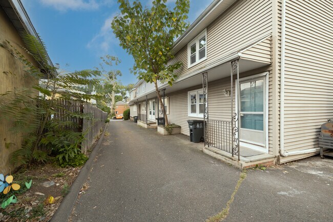 Building Photo - 151 Seaside Ave