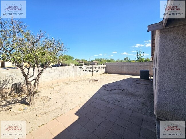 Building Photo - Midvale Park Home with 4 bedrooms and 2 baths