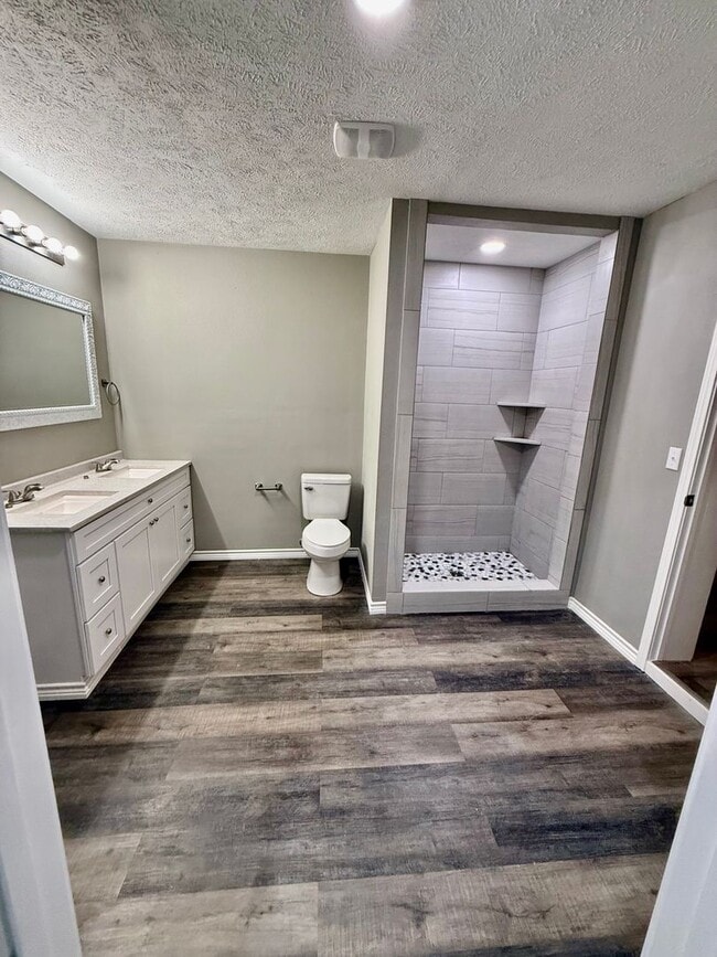 Building Photo - NOW AVAILABLE- 4/2 Completely Remodeled- Never Rented!