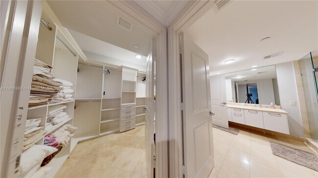 Building Photo - 3101 S Ocean Dr