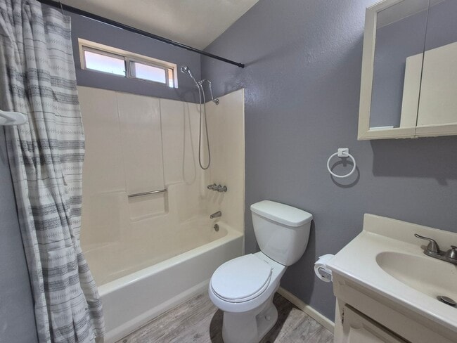 Building Photo - 61464 Desert Air Rd