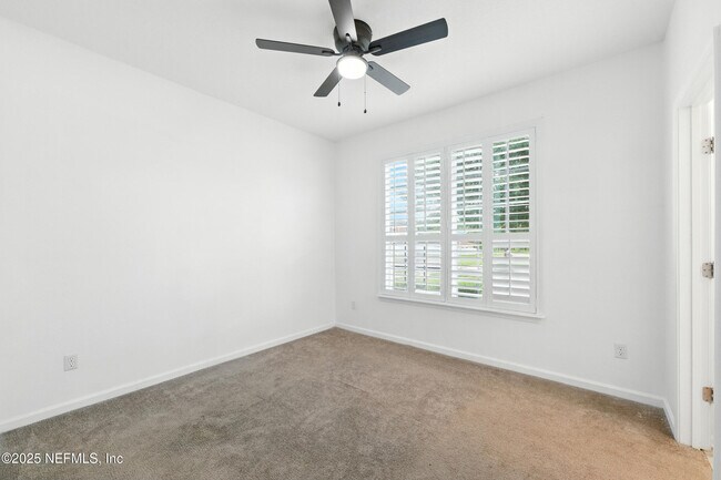 Building Photo - 1002 Wetland Ridge Cir