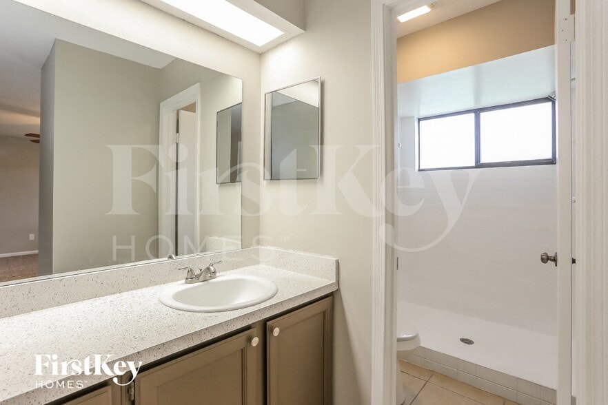Building Photo - 1645 Ponderosa Pine Dr E