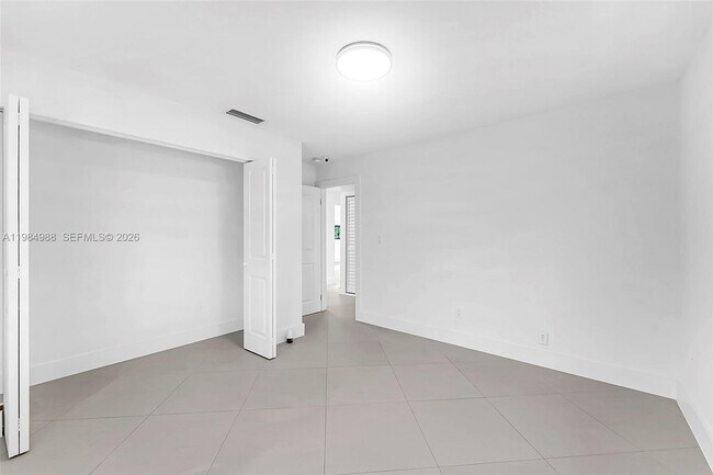 Building Photo - 11640 SW 99th Ct