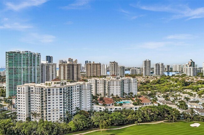Building Photo - 20000 E Country Club Dr