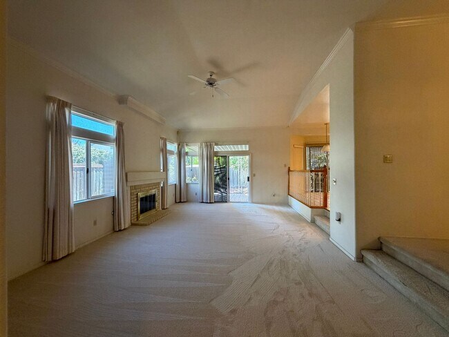 Building Photo - 625 Fox Hollow Way