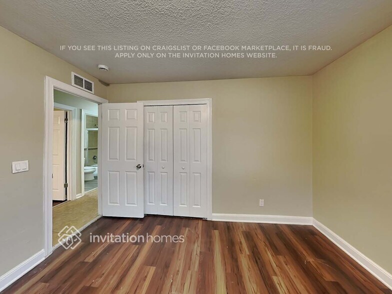 Building Photo - 6713 Riparian Rd