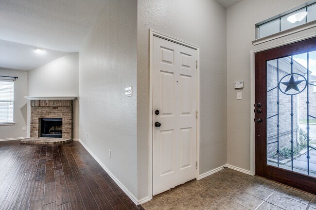 Building Photo - Upgraded 3 bedroom in Master Planned Community of Travis Ranch!!
