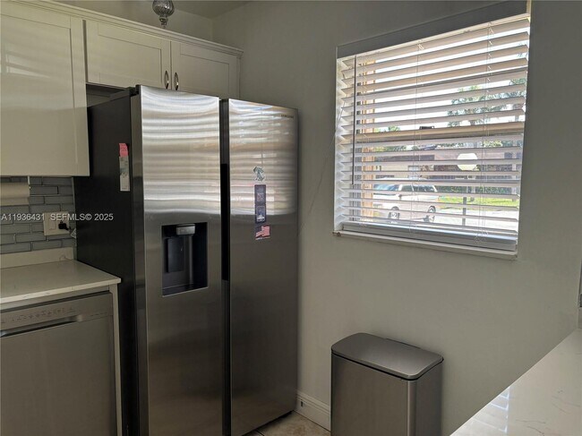 Building Photo - 351 Cambridge Rd