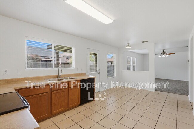Building Photo - 136 Texas Mulberry