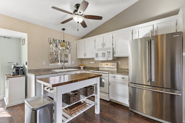 Building Photo - 7535 Churchwood Cir