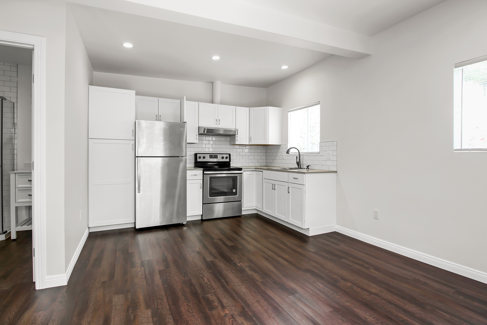 Building Photo - 123 N La Jolla Ave