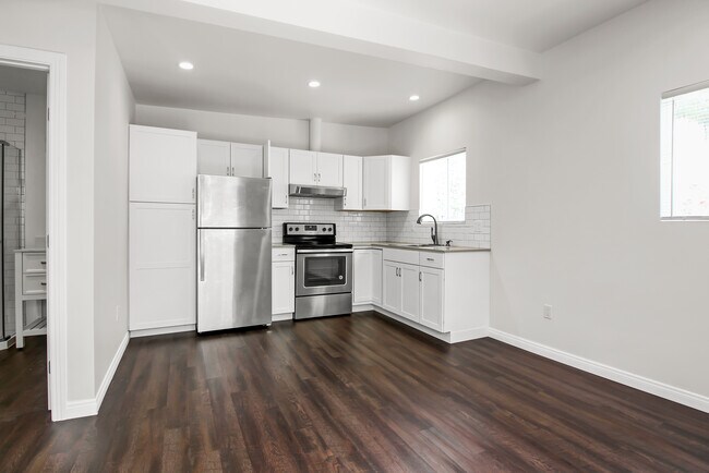 Building Photo - 123 N La Jolla Ave