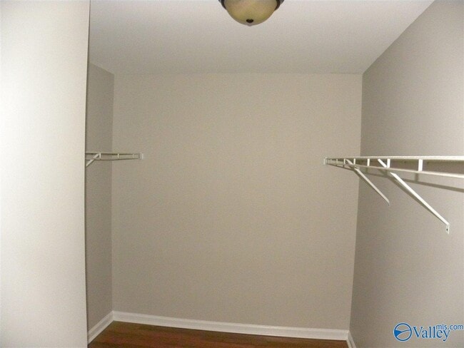 Building Photo - 102 Sunset Cir