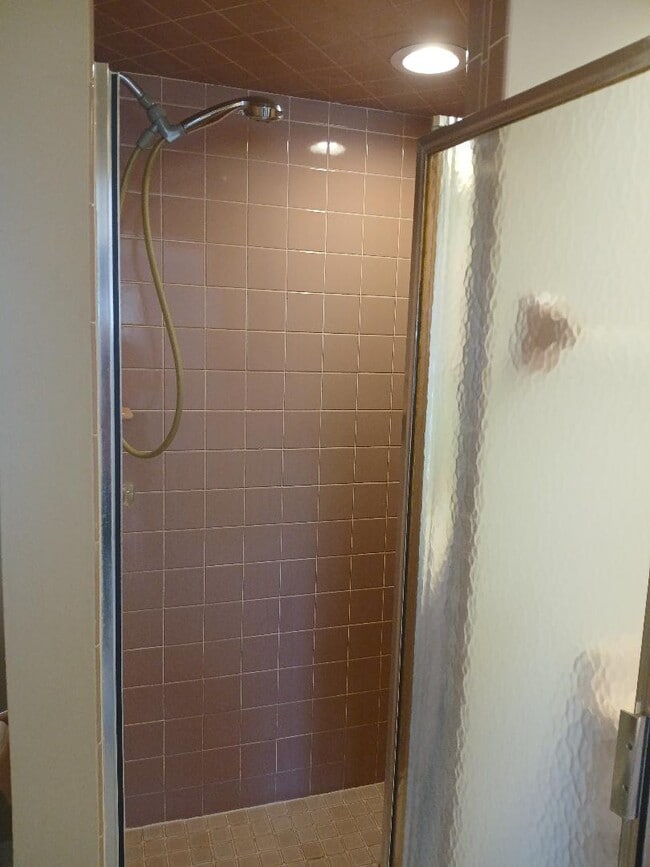 Building Photo - 301 Woodland Trl