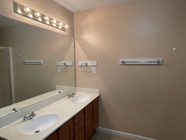 Building Photo - Beautifully Renovated Two-Story Traditional in McEachern High School