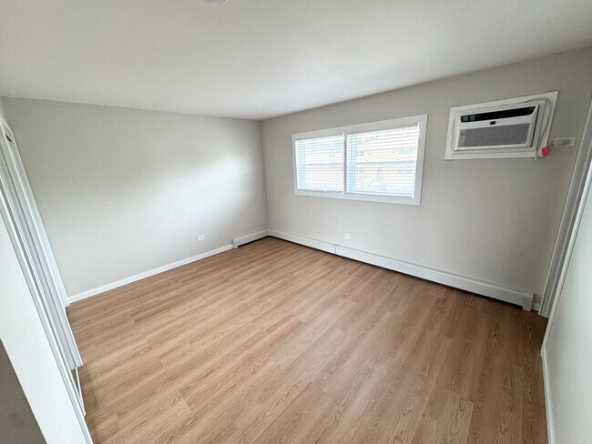 Building Photo - 4528 Elm Ave