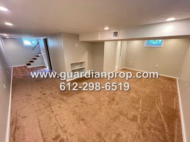 Building Photo - Mounds View House Available Now, Updated K...