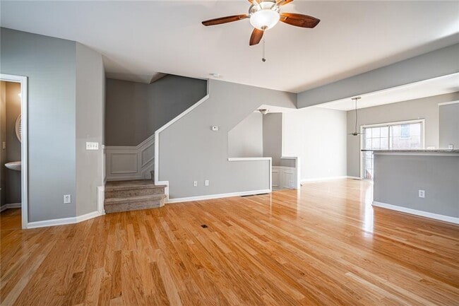 Building Photo - 2302 Towneheights Terrace SE