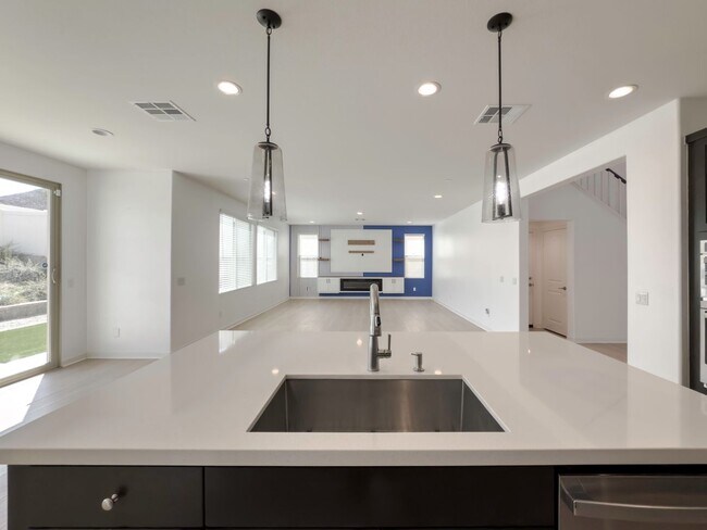 Building Photo - Newer Construction, Exquisite 4 Bedroom + ...