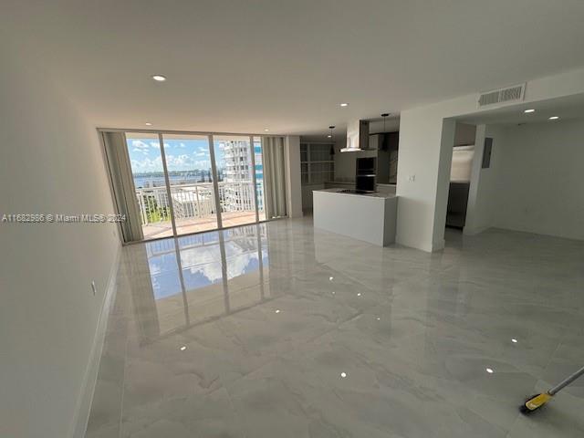 Building Photo - 18071 Biscayne Blvd