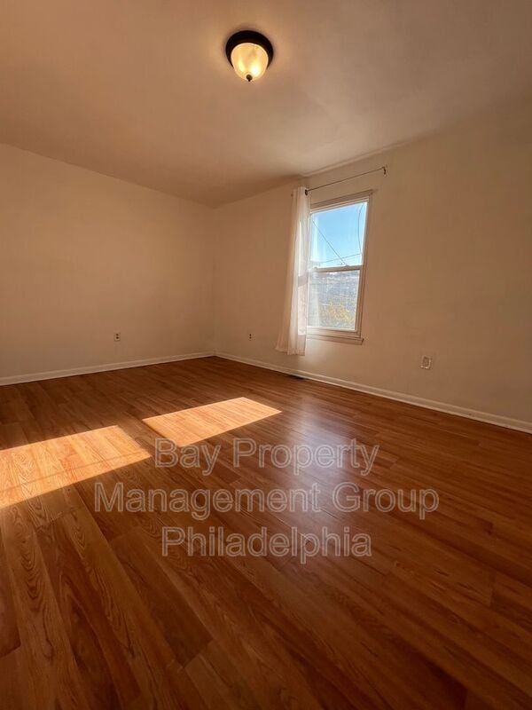 Building Photo - 1610 W Diamond St