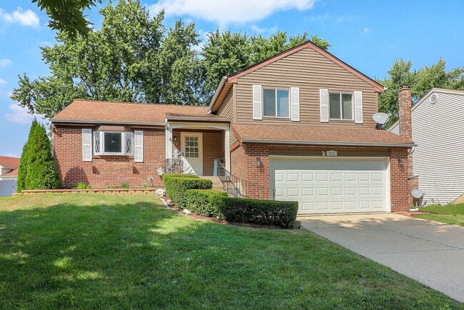 Primary Photo - 812 W Appletree Ln