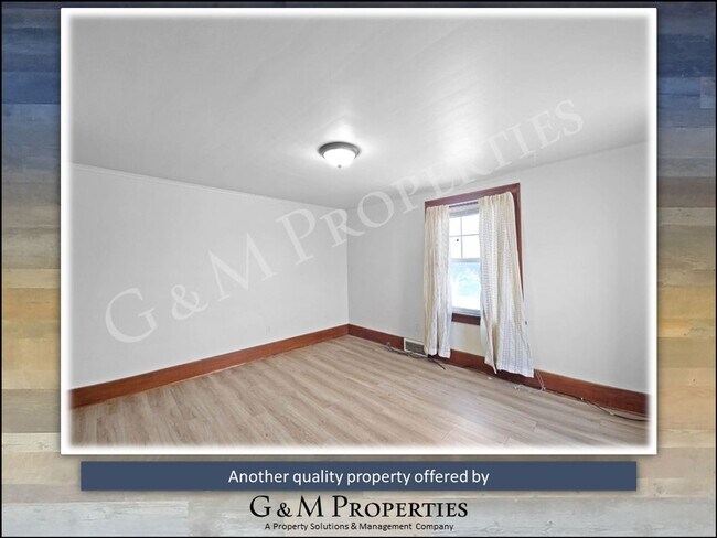 Building Photo - 1564 Mt Hope Ave