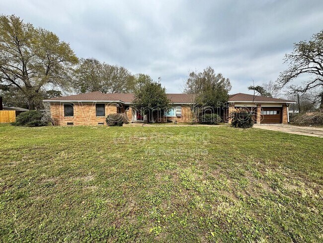 Building Photo - 817 Westmont Dr