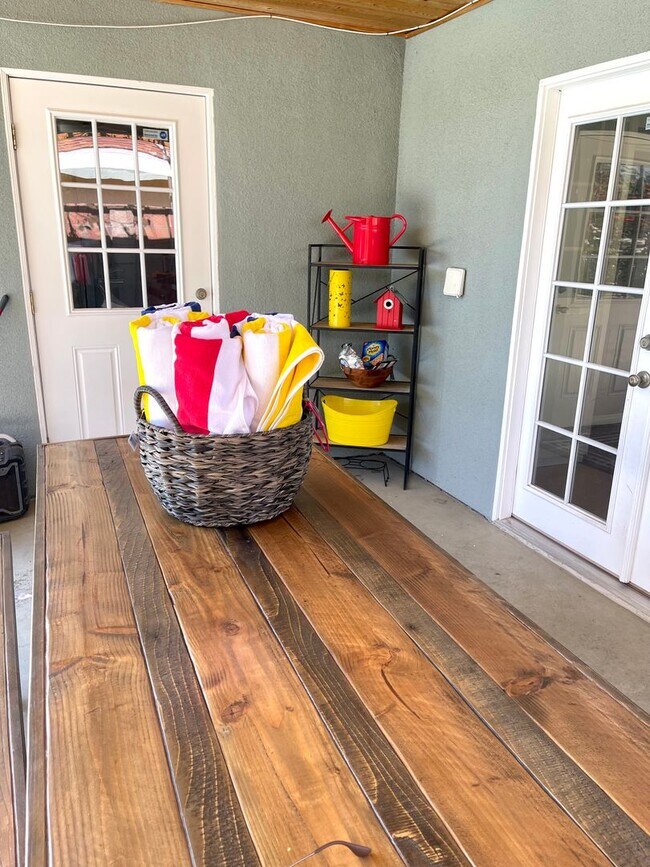 Building Photo - Beautiful 3 Bedroom Home in La Puente