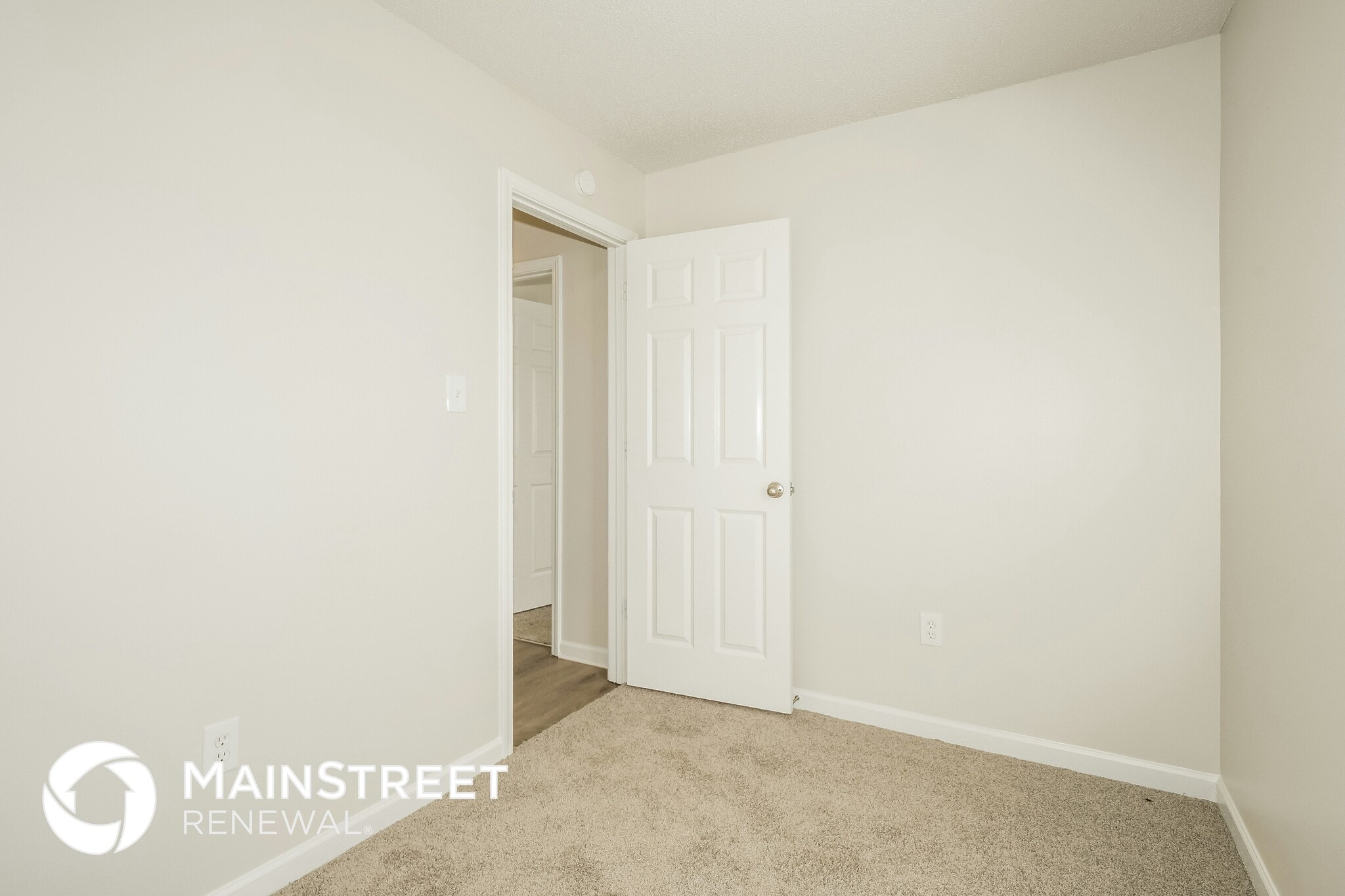 Building Photo - 8254 Manhatten Dr