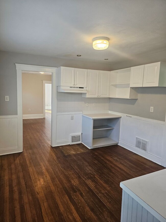 Building Photo - Move-in Special!!!