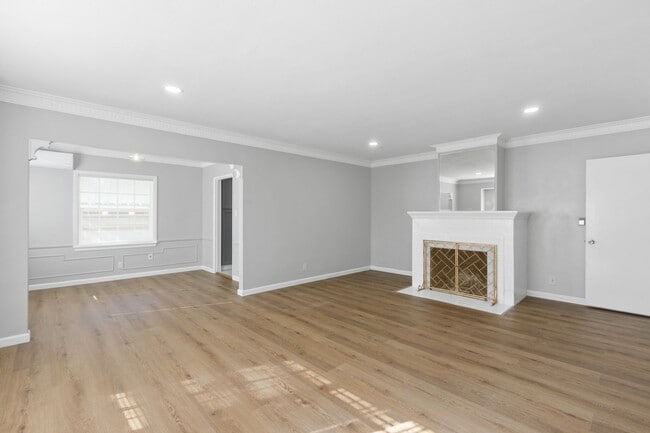 Building Photo - Charming 3-Bedroom Home in Cheviot Hills –...