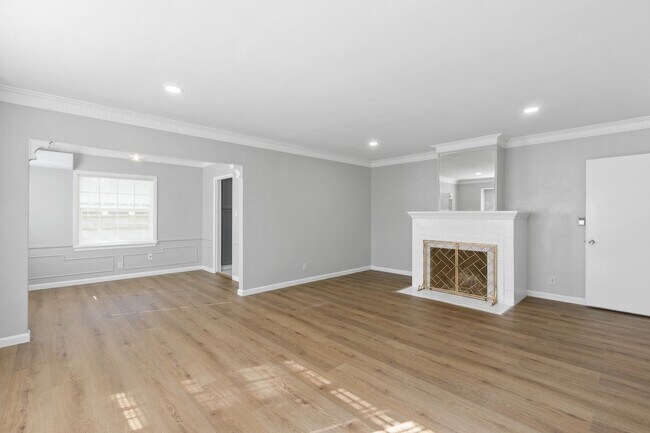 Building Photo - Charming 3-Bedroom Home in Cheviot Hills – Move-In Ready!