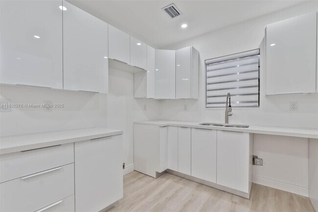 Building Photo - 583 NW 47th Terrace