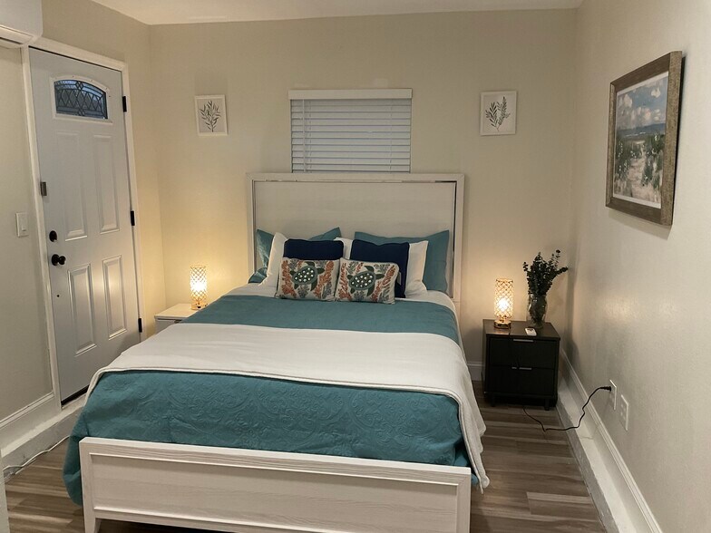 Building Photo - 2692 Cedarbrooke Dr