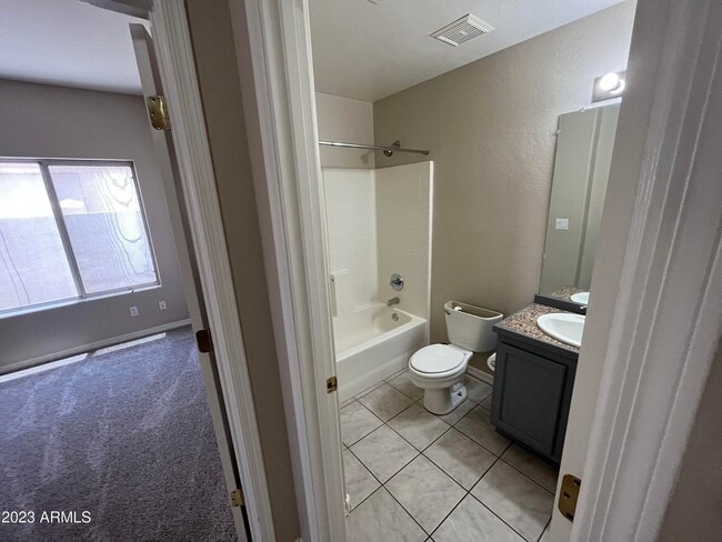 Building Photo - 1321 N Palmsprings Dr