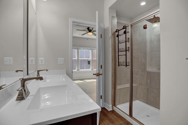 Building Photo - Luxury 4-Story Townhome with Rooftop Terrace!