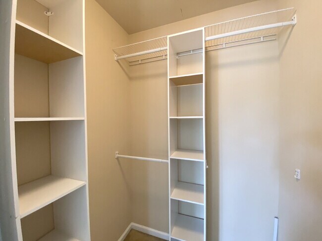 Building Photo - Spacious, Four Bedroom Townhouse With a View!