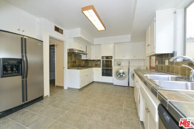 Building Photo - 1241 17th St