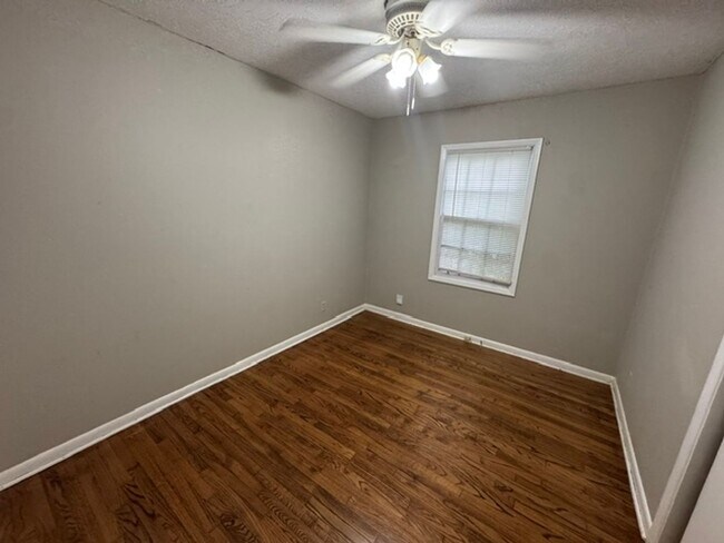 Building Photo - 1444 Waccamaw Dr