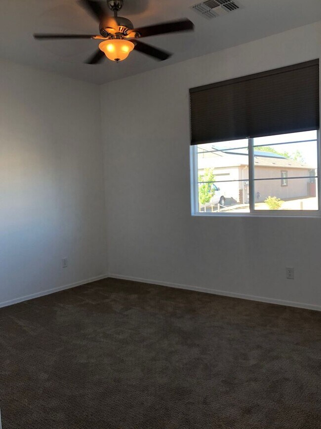 Building Photo - Three Bedroom in Saddlewood ~ North Prescott