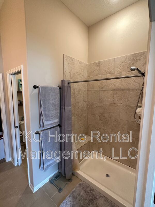 Building Photo - 2807 NE Sonora Valley Dr