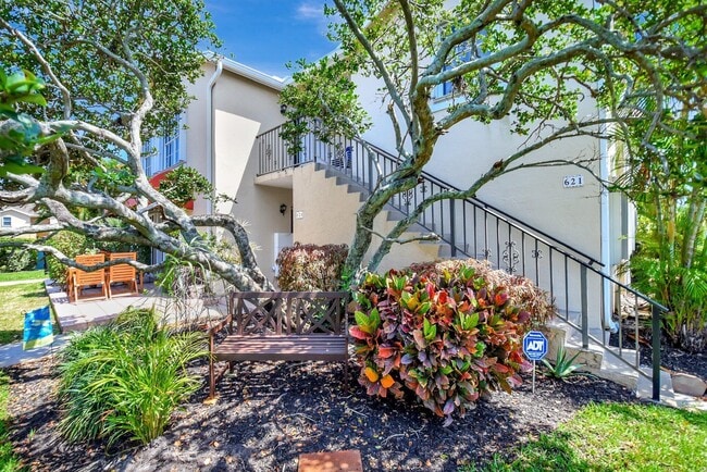 Building Photo - 621 Waterside Dr