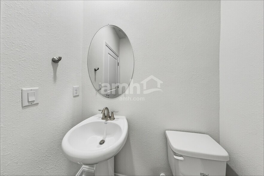 Building Photo - 96596 Blackrock Cv Wy