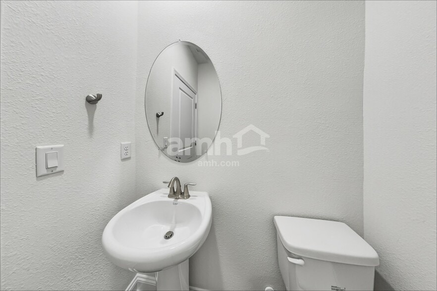 Building Photo - 96672 Blackrock Cv Wy
